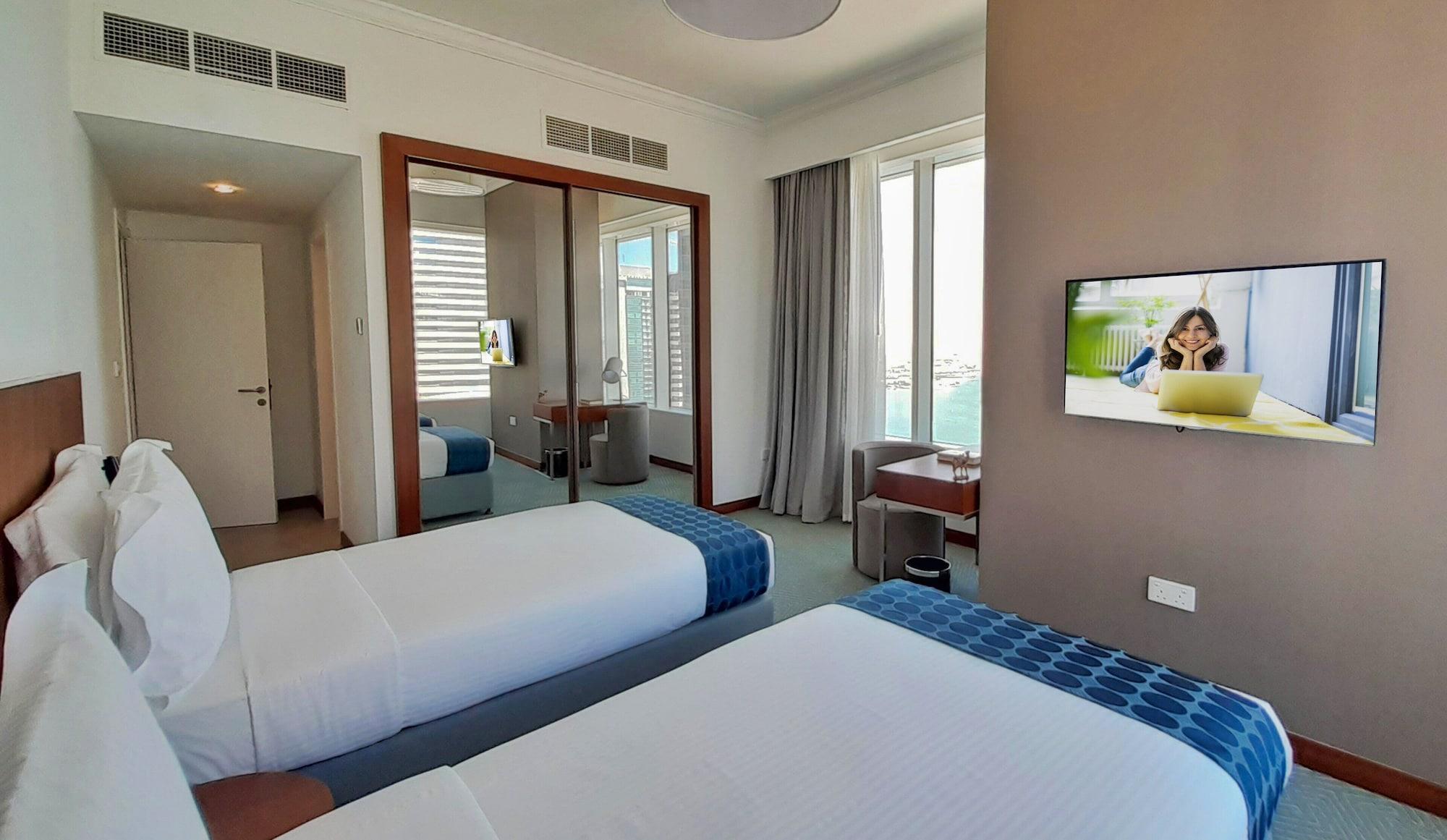 Somerset West Bay Доха Екстериор снимка A bedroom at the hotel